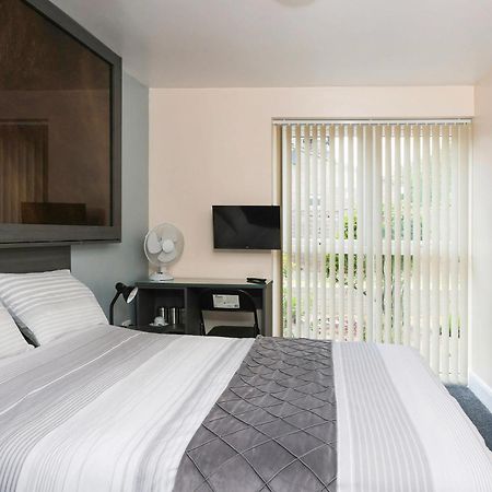 Oyo Honeycroft Lodge アクスブリッジ エクステリア 写真