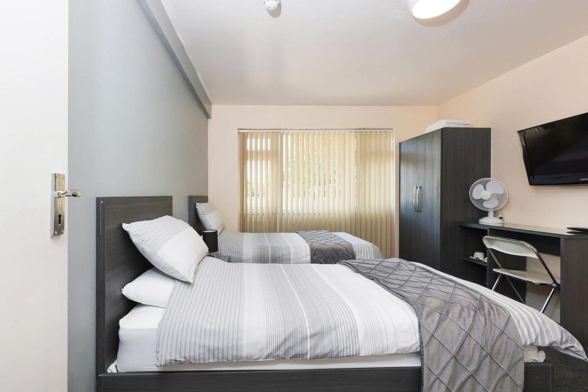 Oyo Honeycroft Lodge アクスブリッジ エクステリア 写真