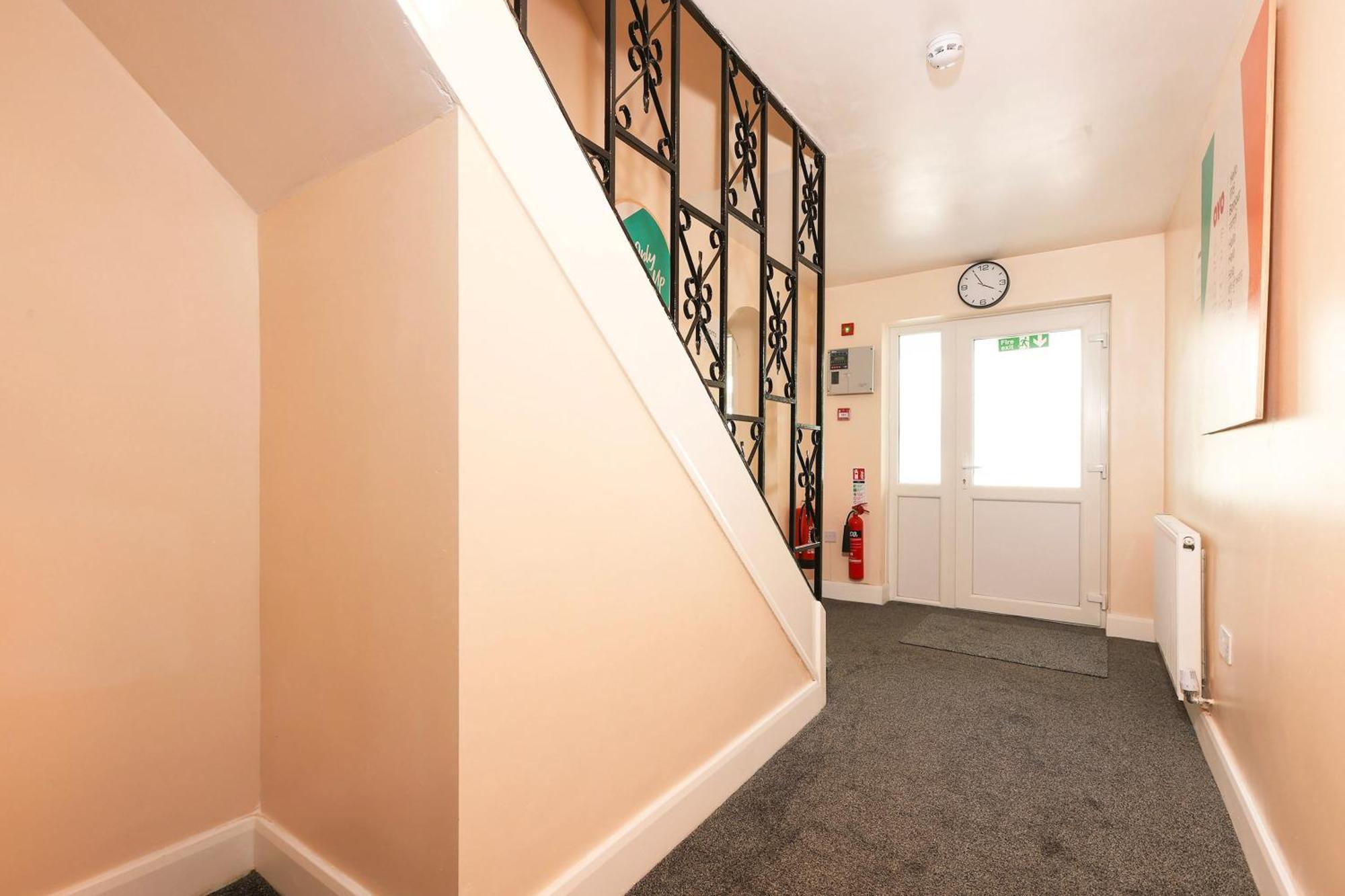 Oyo Honeycroft Lodge アクスブリッジ エクステリア 写真