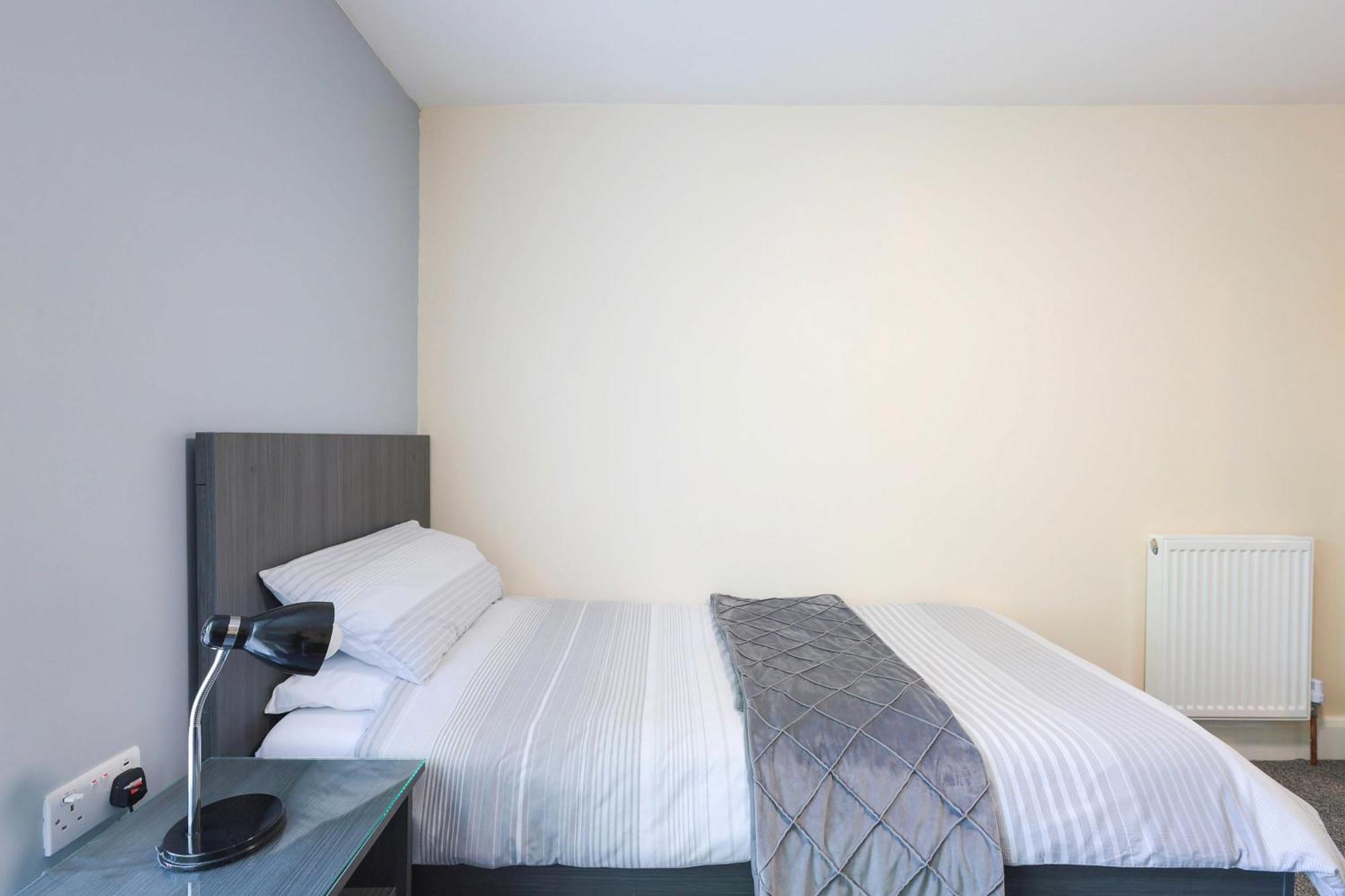 Oyo Honeycroft Lodge アクスブリッジ エクステリア 写真