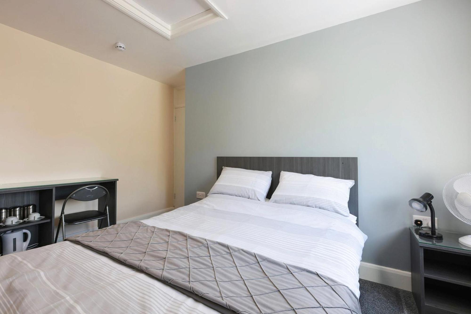 Oyo Honeycroft Lodge アクスブリッジ エクステリア 写真