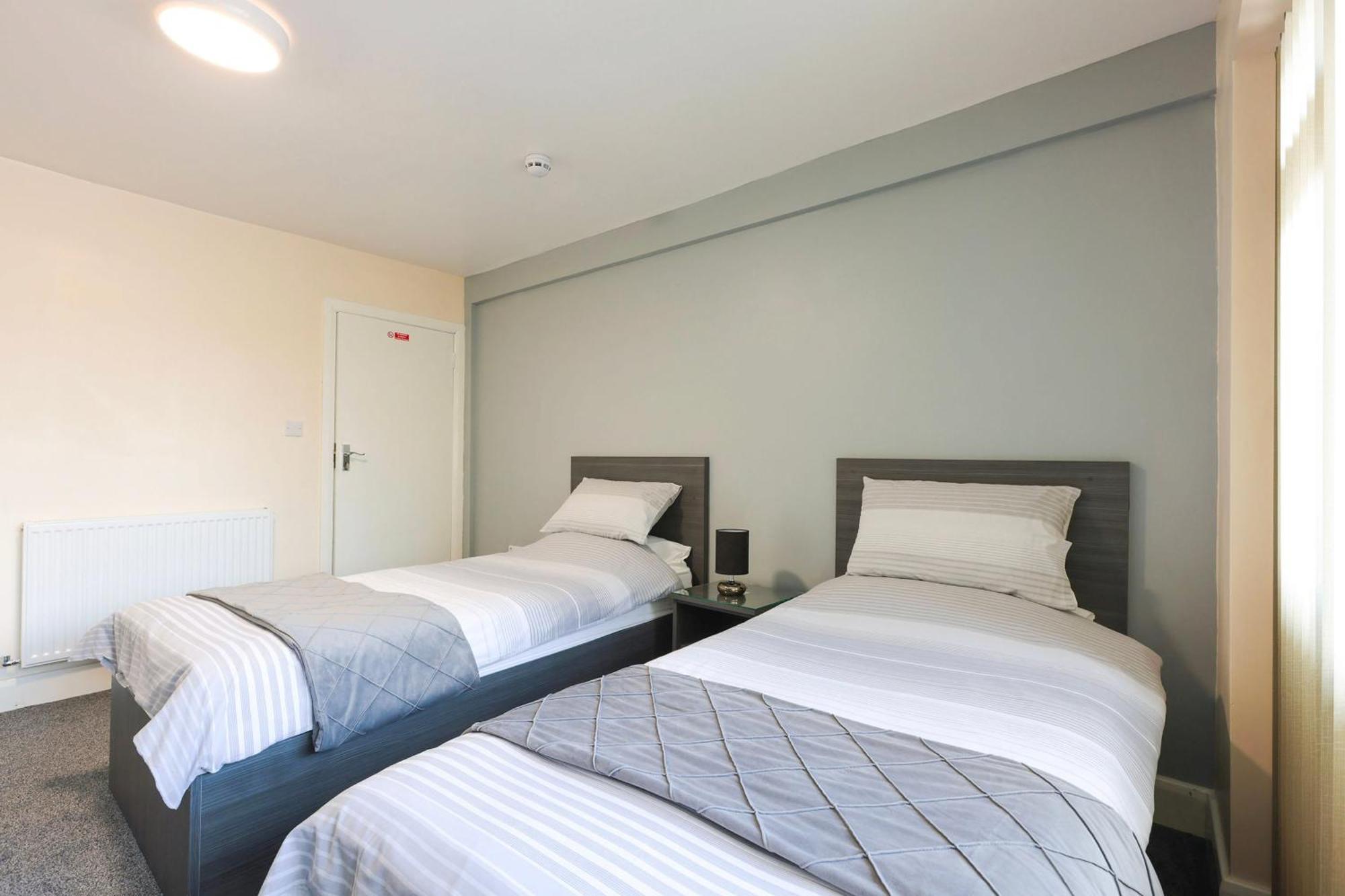 Oyo Honeycroft Lodge アクスブリッジ エクステリア 写真